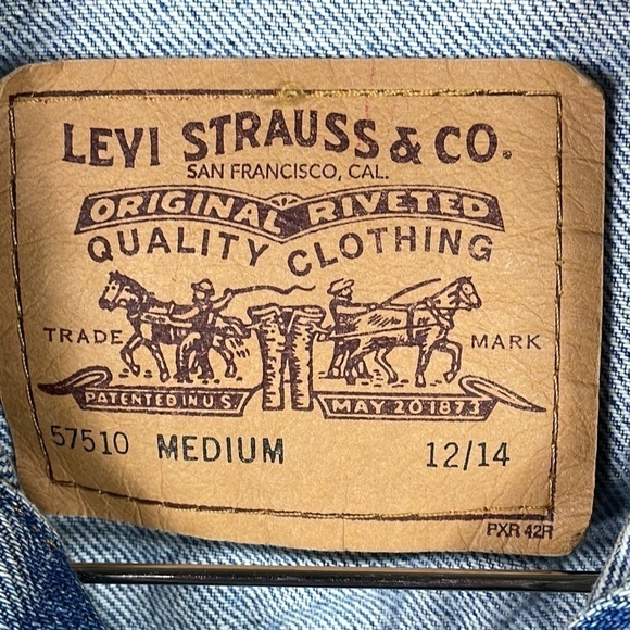 Vintage 90s Levis Studded Collar Indigo Blue Denim Trucker Vest Sz M - Picture 9 of 15